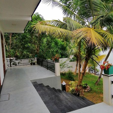Hikka Lagoon Hikkaduwa Exterior photo
